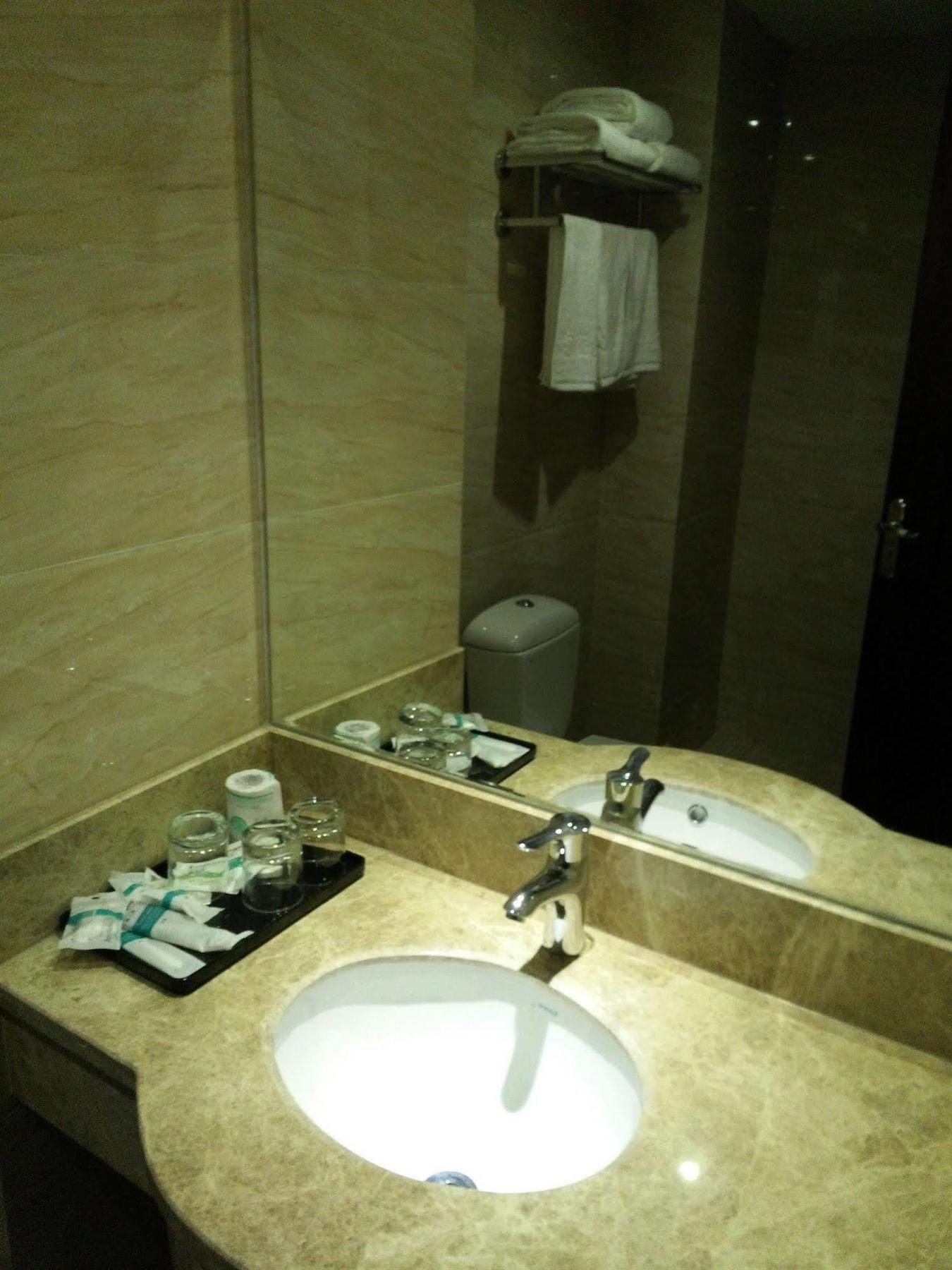 Chengdu Airport Ruijia Hotel Zewnętrze zdjęcie